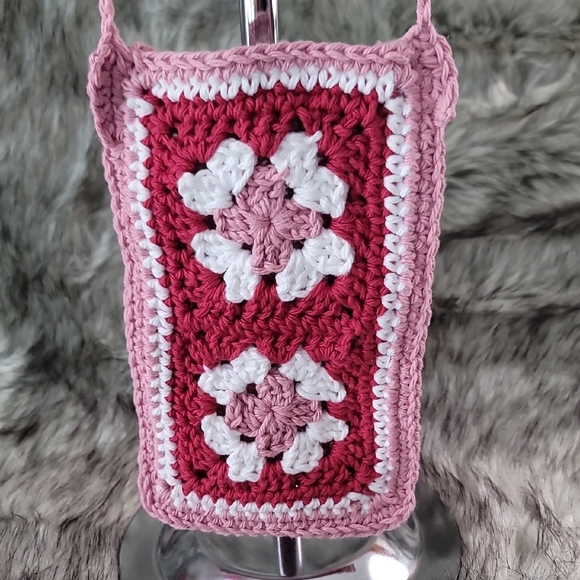 Pink Crochet Floral Crossbody Phone Bag - Picture 2 of 6